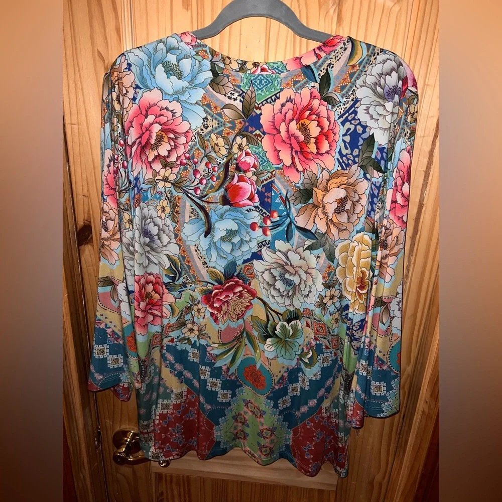 JOHNNY WAS Prisma V Neck Top T Shirt Kimono Sleeve Floral Large NWT - Picture 6 of 7